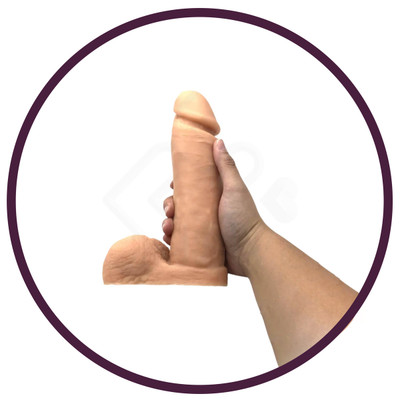 Prótese Peniana em Forma de Pênis Realístico com Glande Definida, Veias Salientes e Escroto - Pura Luxúria | 17 x 4,9 cm