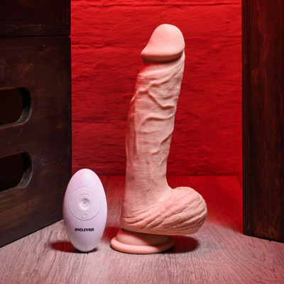 Foto 5 do produto Prótese Peniana Realística com Escroto e Ventosa, Controle Remoto Sem Fio, 8 Modos de Vibração e 7 Tipos de Rotações - Evolved Love Is Back Full Monty | Disponível em 2 Cores