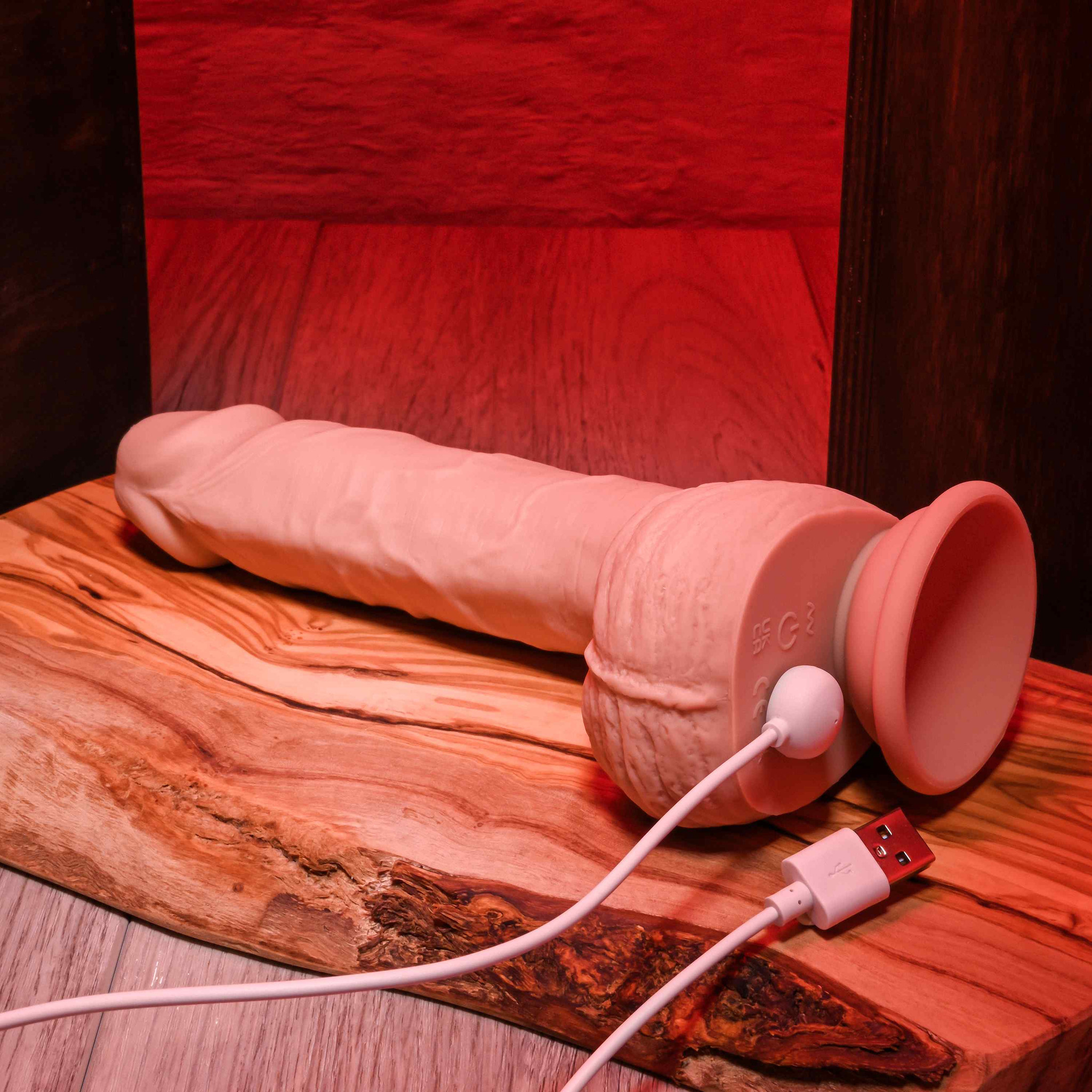 Prótese Peniana Realística com Escroto e Ventosa, Controle Remoto Sem Fio, 8 Modos de Vibração e 7 Tipos de Rotações - Evolved Love Is Back Full Monty | Disponível em 2 Cores - 7