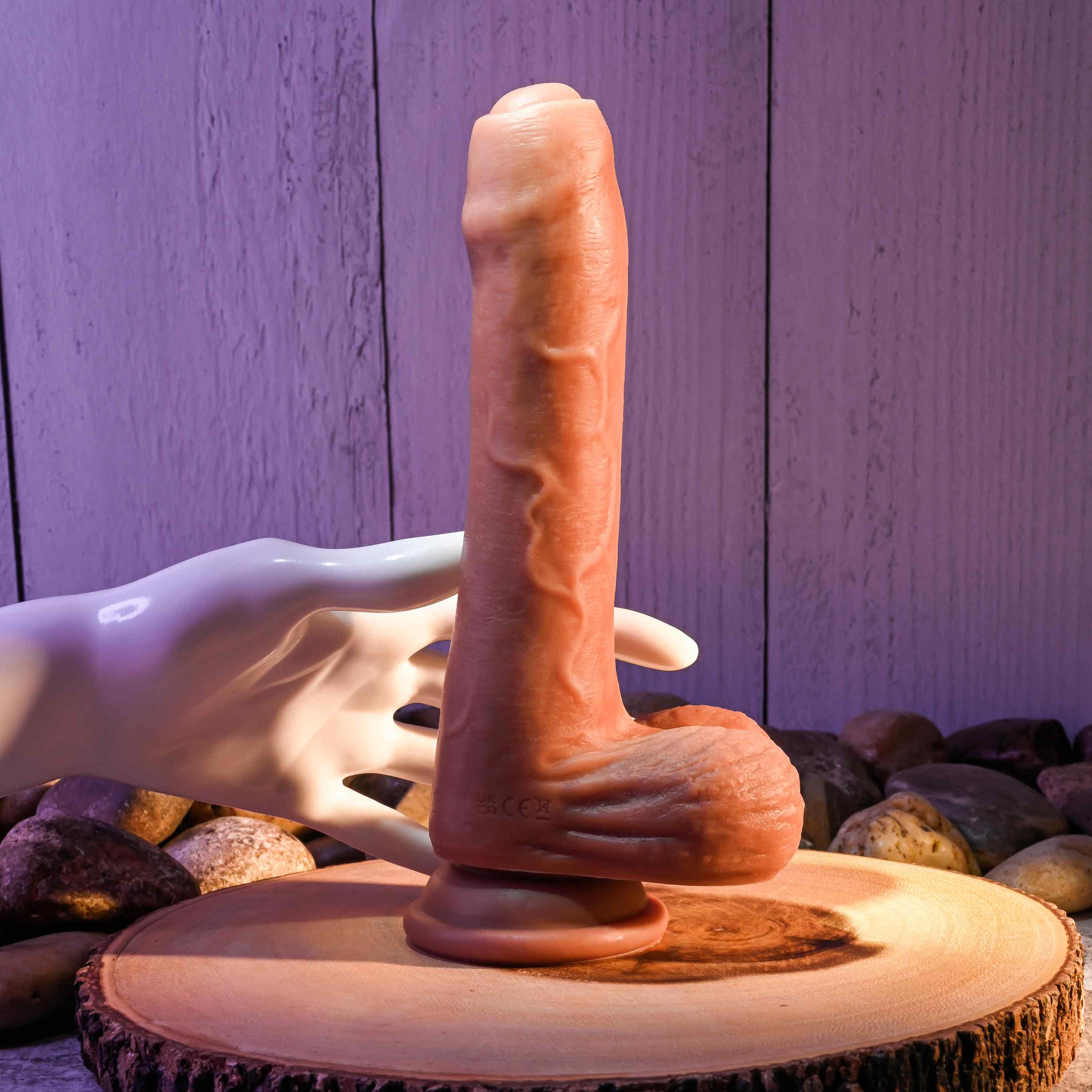 Prótese Peniana Realística com Prepúcio, Escroto, 10 Modos de Vibração, Modo Turbo e Recarregável - Evolved Peek A Boo Vibrating Dildo | Disponível em 2 Cores - 8