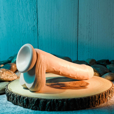 Foto 3 do produto Prótese Peniana Realística com Prepúcio, Escroto, 10 Modos de Vibração, Modo Turbo e Recarregável - Evolved Peek A Boo Vibrating Dildo | Disponível em 2 Cores
