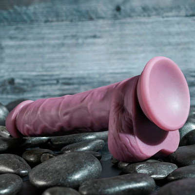 Foto 3 do produto Prótese Peniana Realística em Silicone Flexível com Modificação de Cor em Temperatura Aquecida, Escroto e Ventosa - Gender X Sweet Tart | 15,5 x 3,8 cm