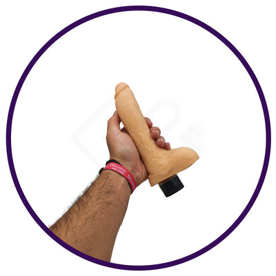 Foto 6 do produto Prótese Peniana em Silicone com Glande Definida, Veias Salientes, Escroto e Vibração Multivelocidade - Vibration Lure | 14 X 3,5 cm