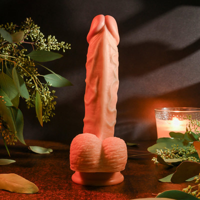 Foto 9 do produto Prótese Realística Flexível com Escroto e Ventosa na Base - Evolved Realistic Dildo 8 | 15 x 4 cm | Disponível em 2 Cores
