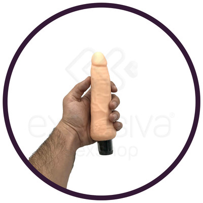 Prótese Realística com Formato de Pênis em Cyberskin e Vibração Multivelocidade - Love Toy Xtreme Feel 8.0 | 16,5 x 5,2 cm