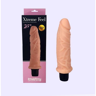 Prótese Realística em Formato de Pênis em Cyberskin com Vibrações Multivelocidade e Resistência à Água - Lovetoy Xtreme Feel 7.5" | 15 x 4,2 cm
