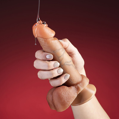 Foto 2 do produto Prótese Realística no Formato de Pênis com Glande, Veias Salientes, Escroto e Ventosa - Real Dick | 14 x 3,4 cm