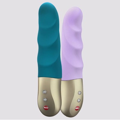 Pulsador Estimulador Recarregável em Silicone com 3 Ritmos de Pulsação e 5 Velocidades - Fun Factory Stronic Petite | 10,8 x 3,7 cm | Disponível em 2 Cores