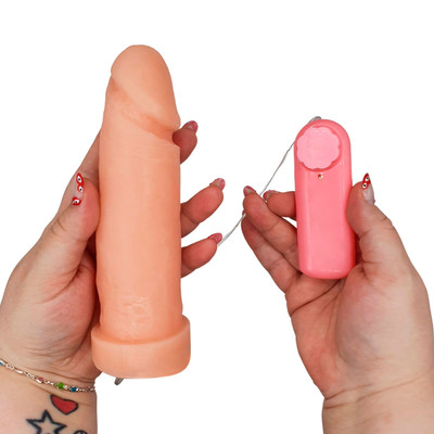 Pura Ambição - Prótese Realística em Formato de Pênis em Cyberskin com Vibrações Multivelocidade e Vértebra - 16 x 4 cm