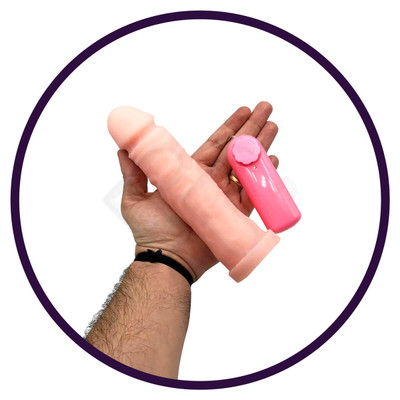 Pura Ambição - Prótese Realística em Formato de Pênis em Cyberskin com Vibrações Multivelocidade e Vértebra - 18 x 4,5 cm