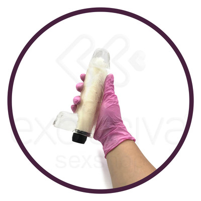 Foto 4 do produto Pura Ambição - Prótese Realística em Formato de Pênis com Escroto em Cyberskin Incolor com Vibrações Multivelocidade - 13,5 x 4,3 cm