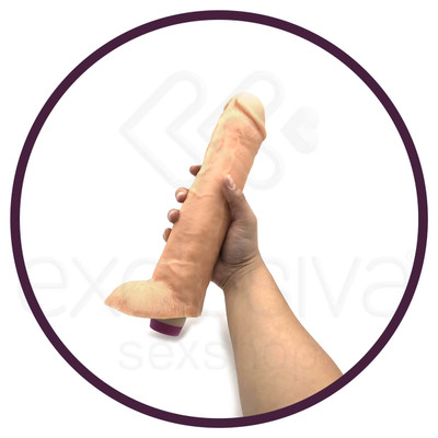 Prótese Realística em Forma de Pênis Ereto com Glande, Saliências, Escroto e Vibração Multivelocidade - Pura Luxúria - 22,5 x 5,5 cm