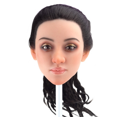 Samantha - Boneca Realística em TPE com Pele Branca, Cabelo Longo, Olhos Castanhos, Seios Médios, Vértebras em Aço e Acessórios - 33 kg e 1,48 Metros de Altura