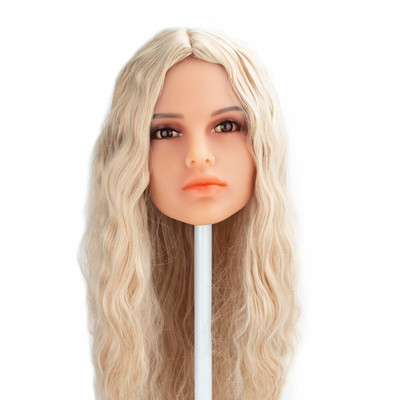 Kei - Boneca Realística Feita em TPE com Cabelos Loiros, Olhos Castanhos, Seios, Boca Volumosa, Vértebras em Aço e Acessórios 36 kg e 1,60 Metros de Altura