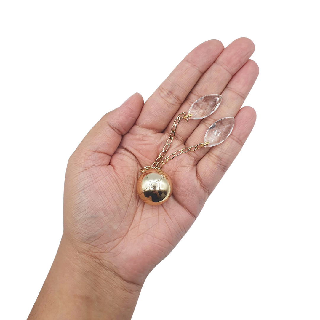 Pingente Vaginal Feito em Metal com 2 Berloques em Forma de Cristal, São Livres de Metais Pesados - Sexy Fantasy Slim | 2,4 cm - 2