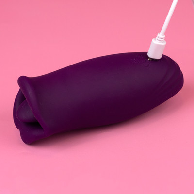 Foto 5 do produto Simulador de Sexo Oral com Formato de Boca, 10 Modos de Vibrações, Estímulos e Recarregável via USB - Exclusiva Afrodite