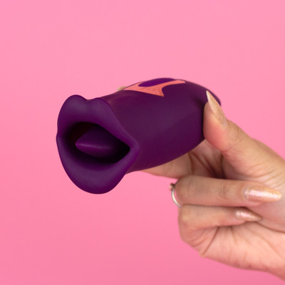 Foto 6 do produto Simulador de Sexo Oral com Formato de Boca, 10 Modos de Vibrações, Estímulos e Recarregável via USB - Exclusiva Afrodite