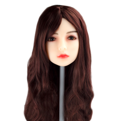 Sophia - Boneca Realística em TPE com Pele Branca, Cabelo Ruivo, Olhos Castanhos, Seios Médios, Vértebras em Aço e Acessórios - 26kg e 1,48 Metros de Altura