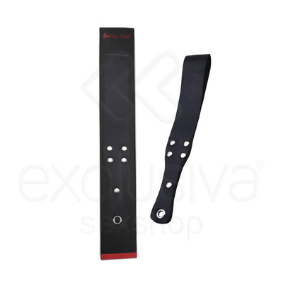 Foto 1 do produto Spanking Paddle - Chibata com Dobra Confeccionada em Couro e Rebites - 28,5 x 4,1 cm
