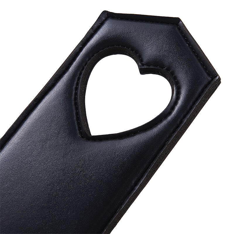 Spanking Paddle - Palmatória Feita em Couro com Formato de Coração - 31,5 cm - 2