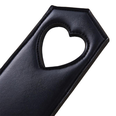 Foto 2 do produto Spanking Paddle - Palmatória Feita em Couro com Formato de Coração - 31,5 cm