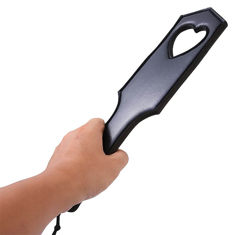 Spanking Paddle - Palmatória Feita em Couro com Formato de Coração - 31,5 cm - 5