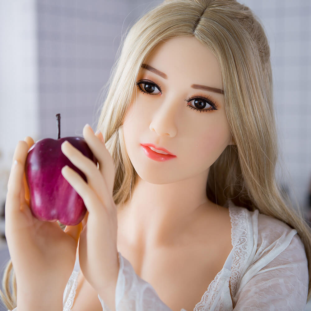 Stephanie - Boneca Realística em Cyberskin com Pele Clara, Cabelo Loiro, Olhos Castanhos, Seios Fartos, Vértebras em Aço e Acessórios - 33 Kg e 1,58 Metros de Altura - 7