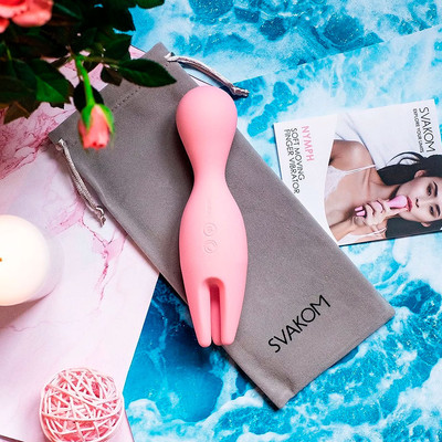Foto 1 do produto Vibrador Estimulador de Clítoris, Recarregável com 5 Modos de Vibração e Tentáculos Massageadores - Svakom Nymph | 15,5 x 4 cm