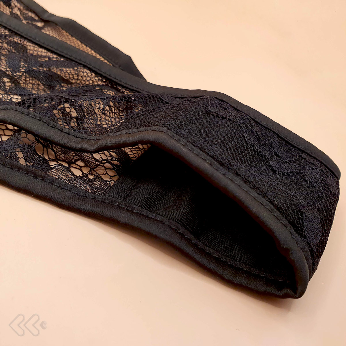 Tanga Feminina em Rendão com Detalhes Florais e Suporte para Acessórios - Magic Panty | Tamanho Único - 5