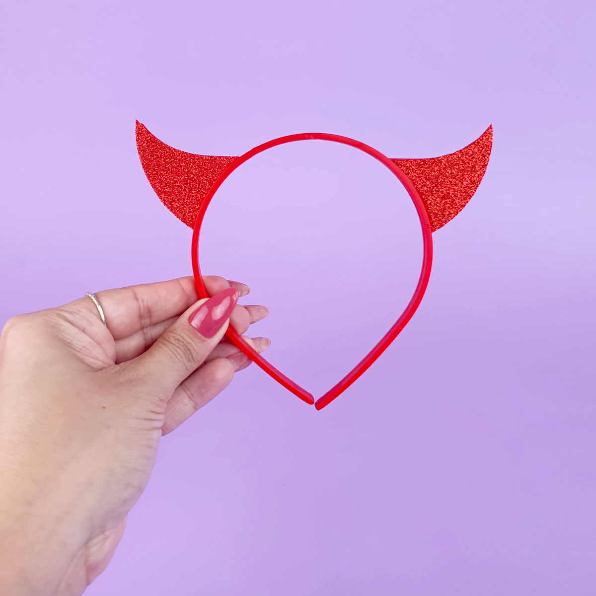 Tiara Diabinho com Glitter - FestaChic | Disponível em 2 Cores - 4