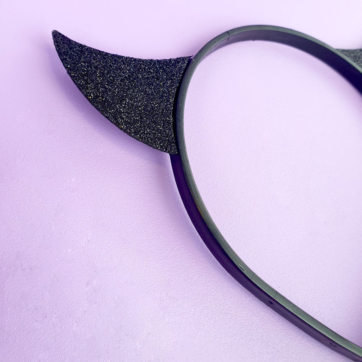 Tiara Diabinho com Glitter - FestaChic | Disponível em 2 Cores - 6