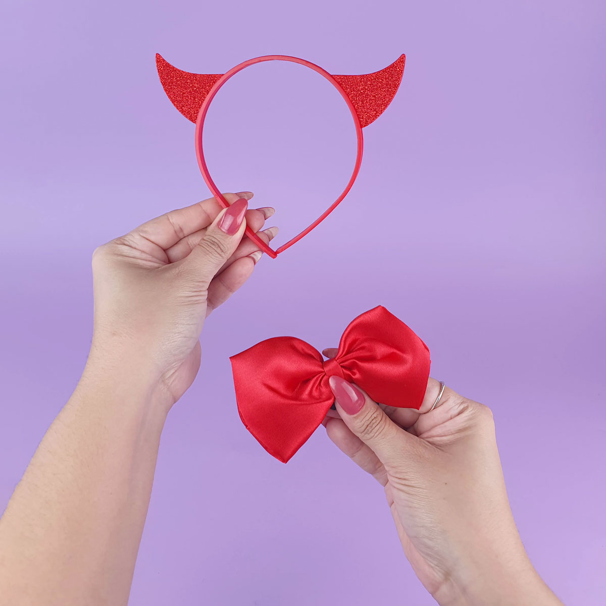 Tiara Diabinho com Glitter e Gravata Borboleta - FestaChic | Disponível em 2 Cores - 4