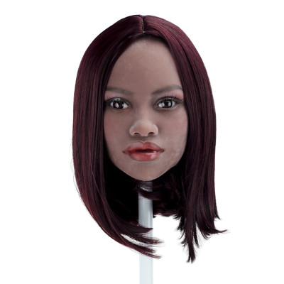 Tina - Boneca Realística em TPE com Pele Preta, Cabelo Preto Cacheado, Seios Médios, Vértebras em Aço, Sucção, Gemidos e Acessórios - 35 Kg e 1,65 Metros de Altura