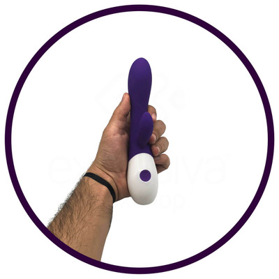 Foto 4 do produto Vibrador Estimulador de Ponto G e Clitóris em Silicone com 7 Modos de Vibração - 10,1 x 3,3 cm | Cor: Roxo