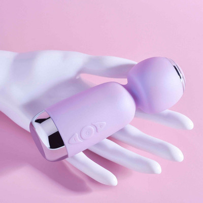 Foto 6 do produto Varinha Mágica Massageadora, Recarregável com 10 Modos de Vibrações - Evolved Playboy Pleasure Royal Mini | 4 x 4,1 cm