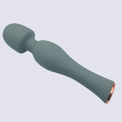 Foto 2 do produto Varinha Mágica Massageadora em Silicone com 20 Modos de Vibração, 8 Intensidades e Recarregável via Cabo USB - Adão & Eva | 20,5 x 4,3 cm | Disponível em 2 Cores