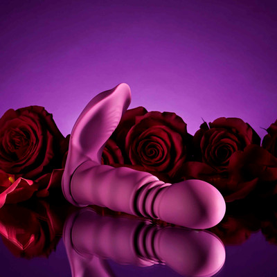 Foto 2 do produto Vibrador 3 em 1 com 10 Modos de Vibração, 10 Movimentos de Vai e Vem, Recarregável e Resistente à Água - Evolved Playboy Pleasure Match Play | 12,5 x 3,5 cm