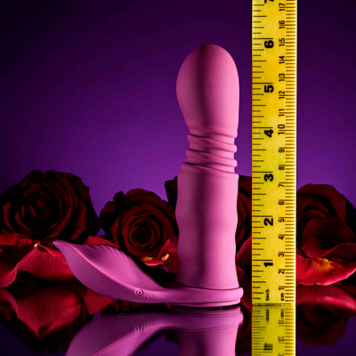 Foto 3 do produto Vibrador 3 em 1 com 10 Modos de Vibração, 10 Movimentos de Vai e Vem, Recarregável e Resistente à Água - Evolved Playboy Pleasure Match Play | 12,5 x 3,5 cm