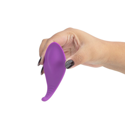 Foto 7 do produto Vibrador para Calcinha em Silicone com 9 Modos de Vibração, Controle por App e Carregamento via USB - Niamh | 10,2 x 4,7 cm | Disponível em 2 cores