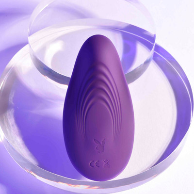 Foto 5 do produto Vibrador para Calcinha Recarregável com 10 Modos e Vibrações e Controle Remoto Sem Fio - Evolved Playboy Pleasure Our Little Secret | 8,6 x 4,1 cm