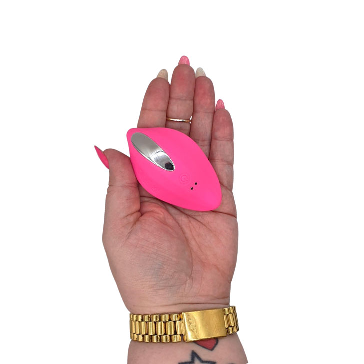 Vibrador de Calcinha em Silicone com 9 Modos de Vibrações, Controle por App e Carregamento via Cabo USB Magnético - SI Paname App | 8 x 4,5 cm | Disponível em 3 Cores - 8