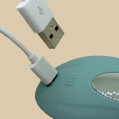 Foto 5 do produto Vibrador de Calcinha em Silicone, Recarregável via Cabo USB com Controle Remoto e 6 Modos de Vibração - Adão & Eva | 9,2 x 4,5 cm | Disponível em 2 Cores