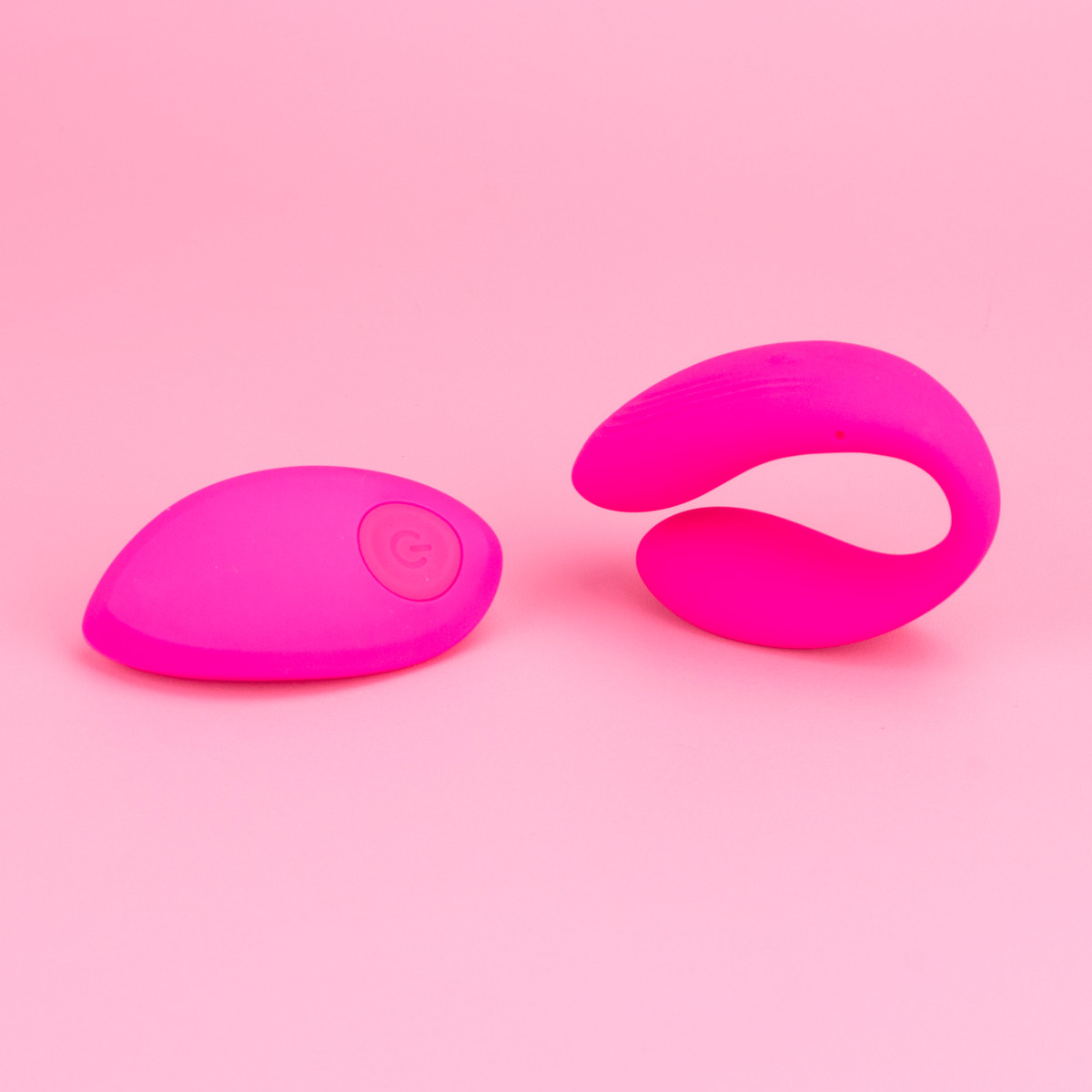 Vibrador para Casal Flexível em Silicone com 10 Modos de Vibração, Carregamento via USB e Controle Remoto Sem Fio - Exclusiva 2gether | Disponível em 5 Cores - 3