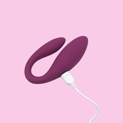 Foto 3 do produto Vibrador para Casal Flexível em Silicone com Controle Remoto Sem Fio, 7 Modos de Vibração e Carregamento via USB - Kitty Earthquake | 8,5 x 1,6 cm