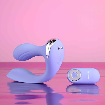 Foto 3 do produto Vibrador para Casal em Silicone com 10 Modos de Vibração, Controle Remoto Sem Fio e Recarregável - Evolved Every Way Play | 10,5 x 3,2 cm