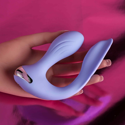 Vibrador para Casal em Silicone com 10 Modos de Vibração, Controle Remoto Sem Fio e Recarregável - Evolved Every Way Play | 10,5 x 3,2 cm