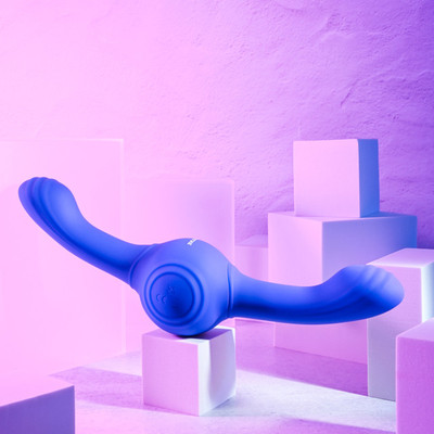 Foto 2 do produto Vibrador para Casal em Silicone com 3 Vibrações Poderosas, Carregamento por Cabo USB e Resistente à Água - Evolved Our Gyro Vibe | 12 x 3,5 cm