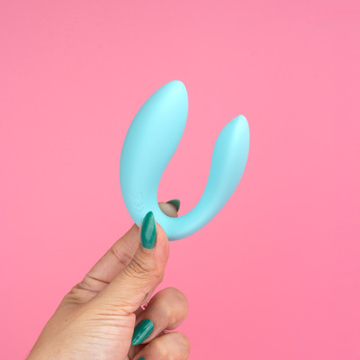 Vibrador para Casal em Silicone Cirúrgico com 9 Modos de Vibração e Resistente à Água - Intt Toys Sincronia