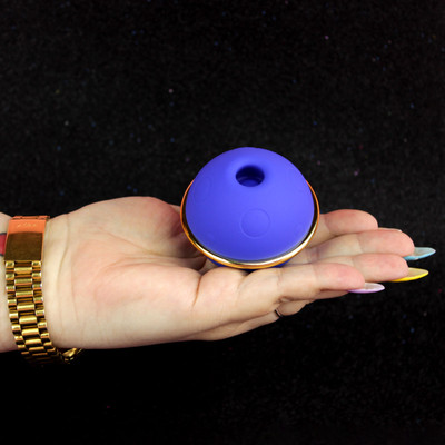 Vibrador Clitoriano em Forma de Planeta com 9 Modos de Pulsação e Base Recarregável - S-Hande Planet | 5,7 x 6,5 cm | Disponível em 2 Cores
