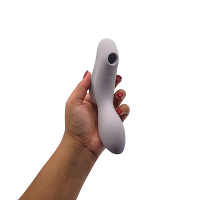 Foto 9 do produto Vibrador de Clitóris e Ponto G Recarregável com Motor Duplo, 11 Ondas de Pressão e 12 Programas de Vibração - Satisfyer Curvy Trinity 2 | Disponível em 2 Cores